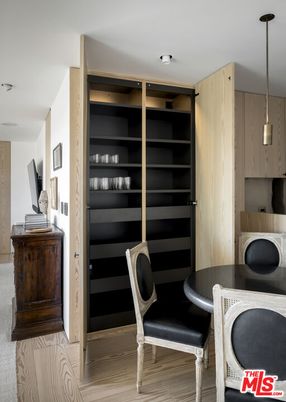 Interior, Pendant Lights, Wood Texture Flooring