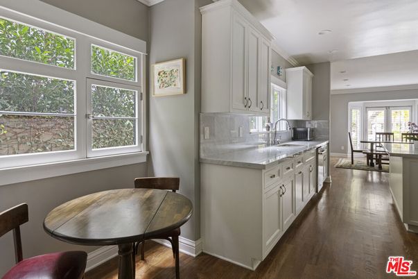 Dining room, Interior, Kitchen, Recessed Lighting, Wood Texture Flooring