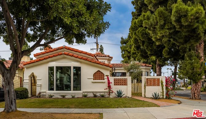 Exterior, Facade, Spanish Mediterranean