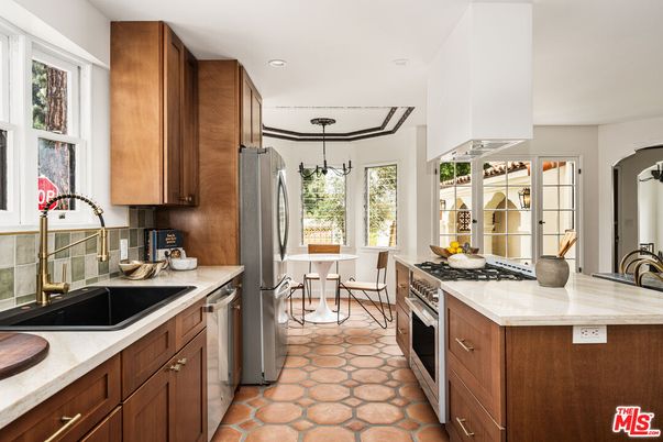 Dining room, Interior, Kitchen, Pendant Lights, Recessed Lighting