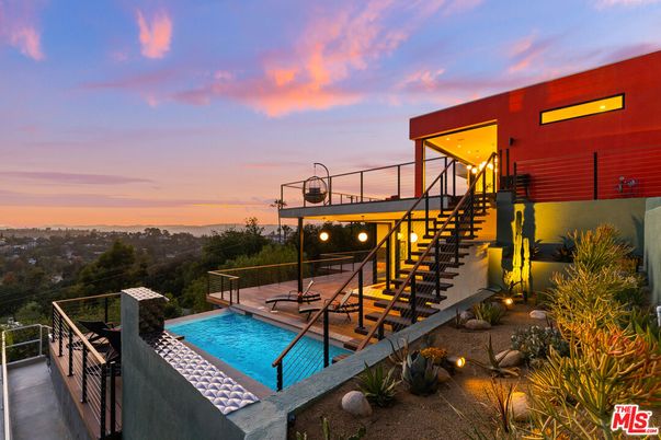 Exterior, Pool