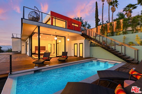 Exterior, Pool