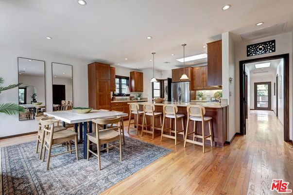 Dining room, Interior, Kitchen, Pendant Lights, Recessed Lighting, Wood Texture Flooring