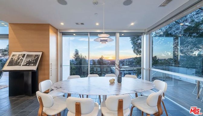 Dining room, Interior, Pendant Lights, Recessed Lighting