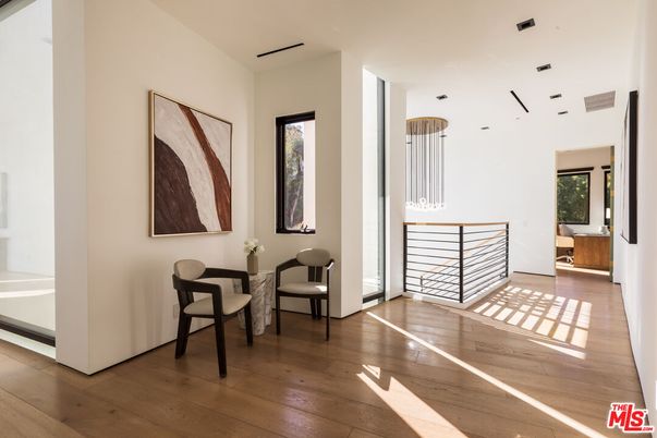 Interior, Pendant Lights, Wood Texture Flooring