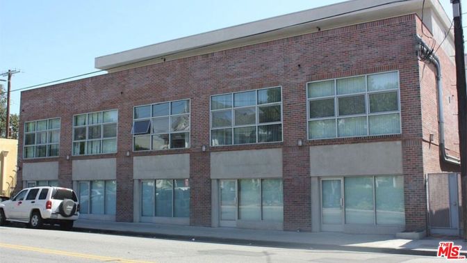 Exterior, Facade, Brick Facade, Rowhouse