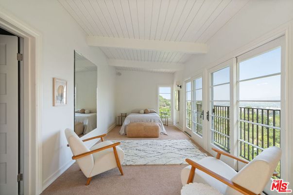 Bedroom, Interior, Water