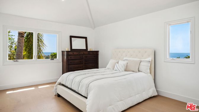 Bedroom, Interior, Recessed Lighting, Water, Wood Texture Flooring