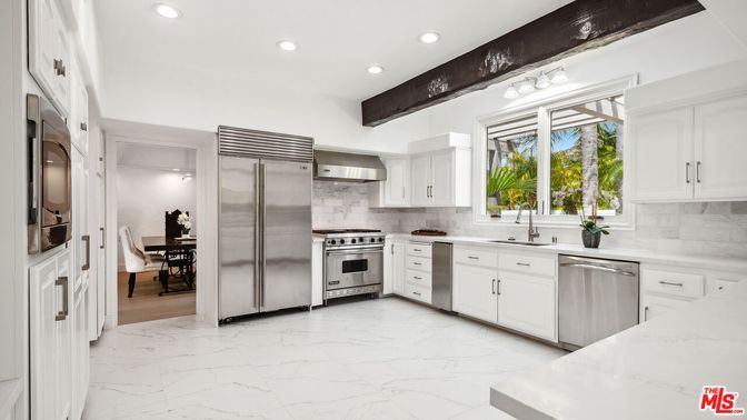 Dining room, Interior, Kitchen, Marble, Recessed Lighting, Stainless Steel Appliances