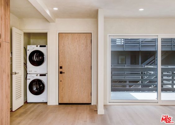 Interior, Recessed Lighting, Utility Closets, Washer, Wood Texture Flooring