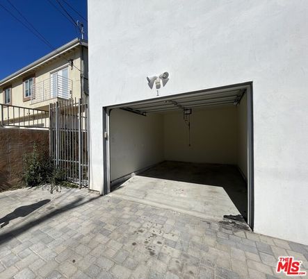 Detached Garage, Exterior