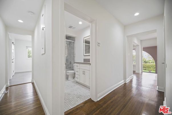 Bathroom, Interior, Recessed Lighting, Wood Texture Flooring