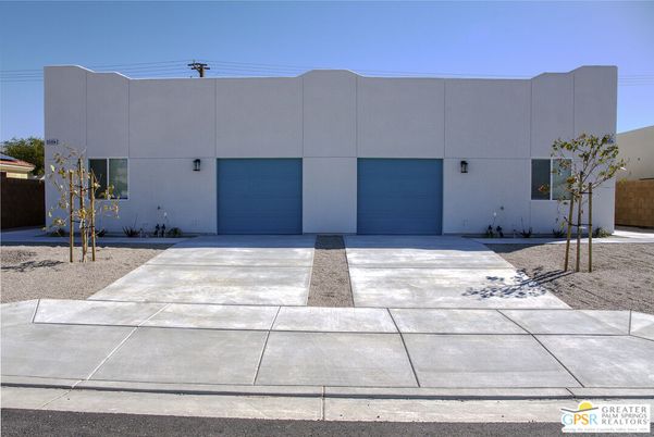 Attached, Exterior, Facade, Modern