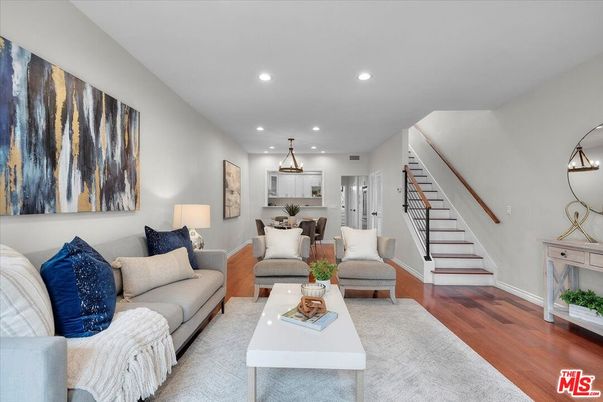 Dining room, Interior, Living room, Pendant Lights, Recessed Lighting, Wood Texture Flooring