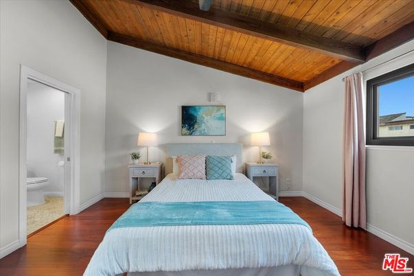 Bathroom, Bedroom, Interior, Wooden Beams, Wooden Ceilings, Wood Texture Flooring