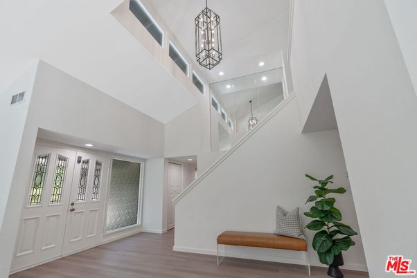 Interior, Pendant Lights, Recessed Lighting, Wood Texture Flooring