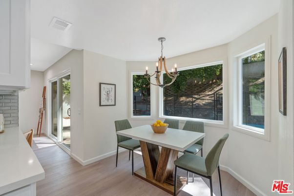 Chandelier, Dining room, Fireplace, Interior, Wood Texture Flooring