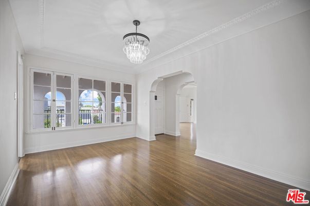 Chandelier, Empty room, Interior, Wood Texture Flooring