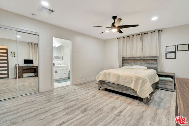 Bathroom, Bedroom, Interior, Recessed Lighting, Wood Texture Flooring