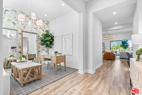 Chandelier, Dining room, Interior, Living room, Pendant Lights, Recessed Lighting, Wood Texture Flooring