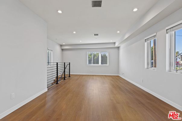 Empty room, Interior, Recessed Lighting, Wood Texture Flooring