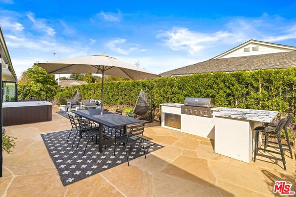 Exterior, Hot Tub