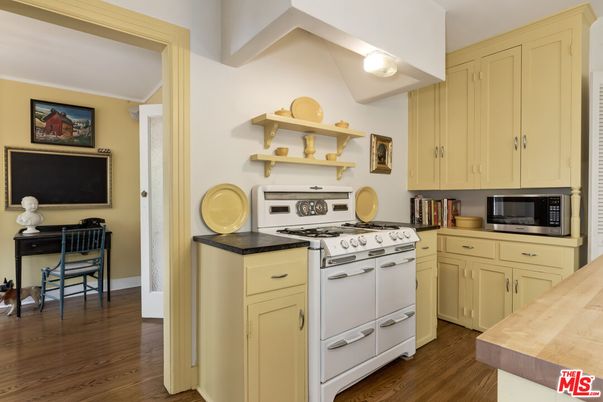 Interior, Kitchen, Wood Texture Flooring