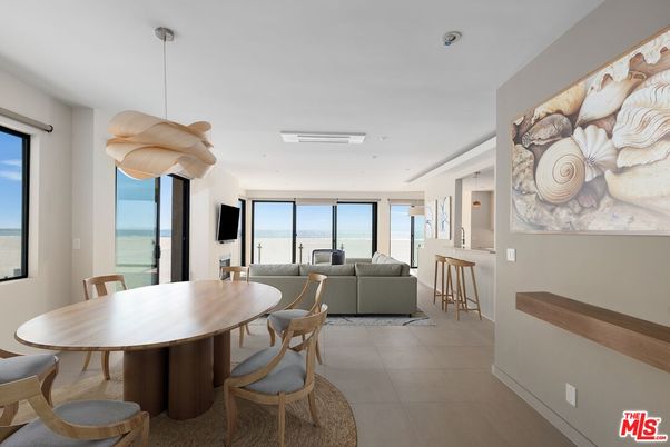 Dining room, Interior, Living room, Pendant Lights, Recessed Lighting