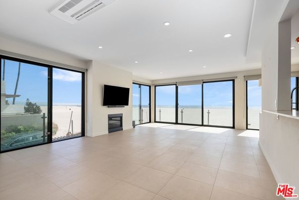 Empty room, Fireplace, Interior, Recessed Lighting, Water