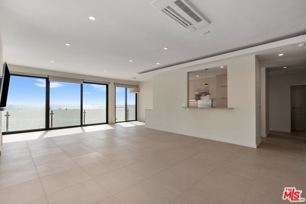 Empty room, Interior, Recessed Lighting, Water