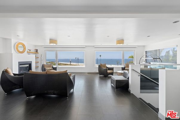 Fireplace, Interior, Living room, Recessed Lighting, Water