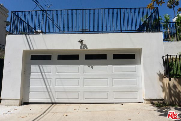 Detached Garage, Exterior