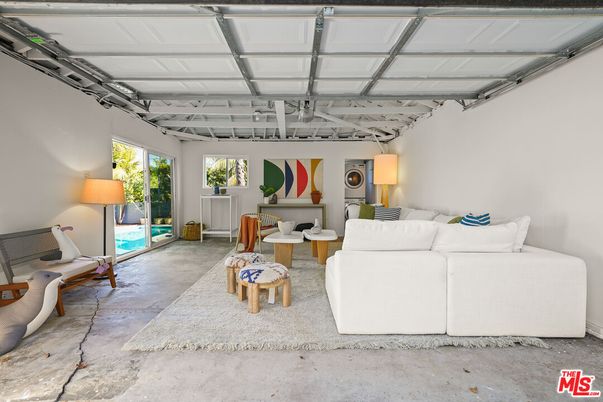 Garage, Interior, Living room