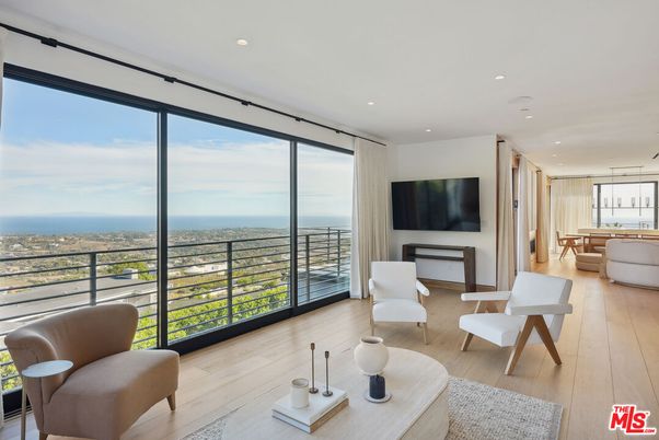 Dining room, Interior, Pendant Lights, Recessed Lighting, Water, Wood Texture Flooring