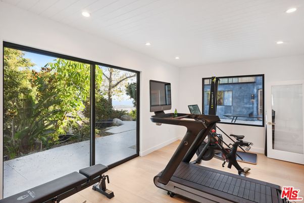 Fitness Equipment, Interior, Recessed Lighting, Wood Texture Flooring