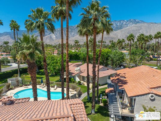 Exterior, Pool, Other