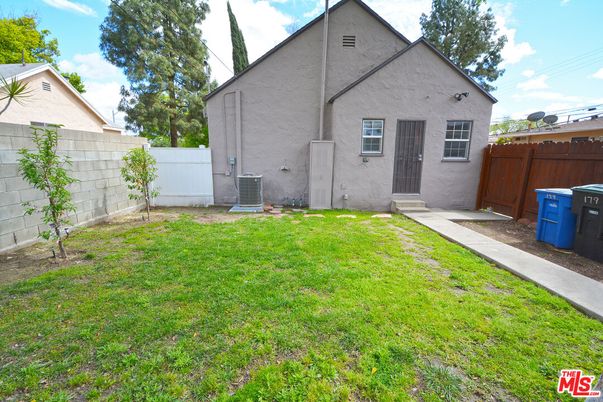Backyard, Exterior