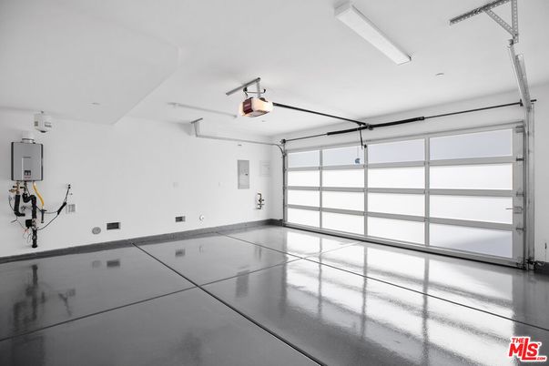 Garage, Interior
