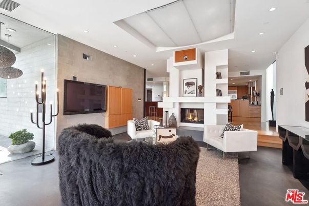 Fireplace, Interior, Living room, Recessed Lighting