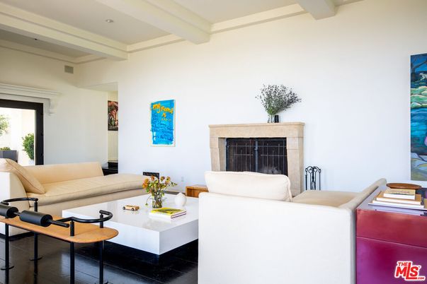 Fireplace, Interior, Living room, Recessed Lighting