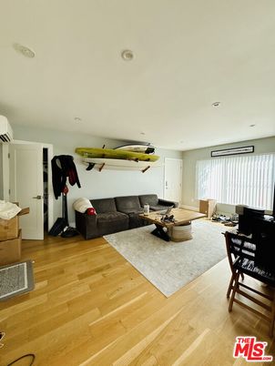 Fitness Equipment, Interior, Living room, Recessed Lighting, Wood Texture Flooring