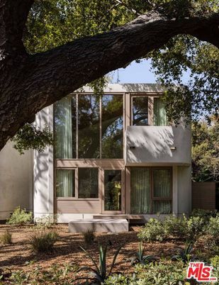 Exterior, Facade, None