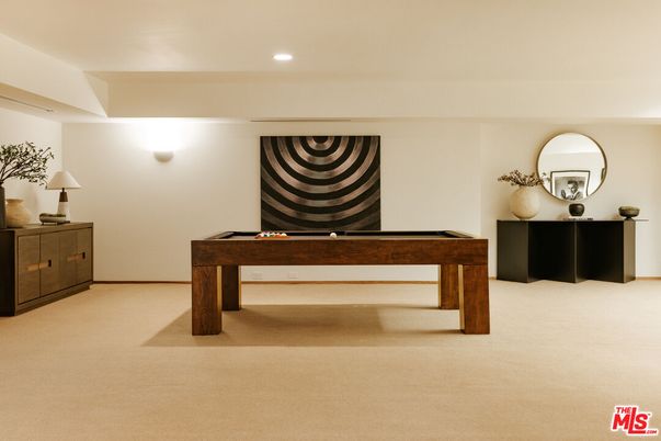 Game Room, Interior, Recessed Lighting