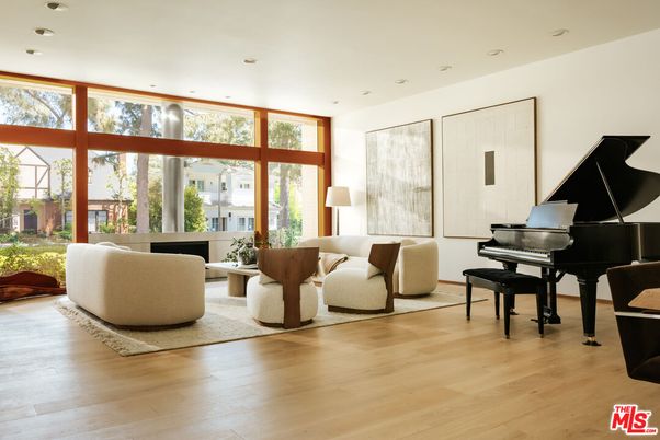Interior, Living room, Piano, Recessed Lighting, Wood Texture Flooring