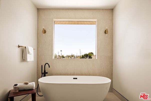 Bathroom, Free Standing Baths, Interior