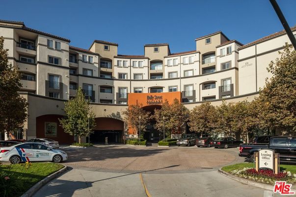 Exterior, Facade, Condo Building