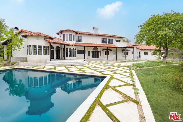 Backyard, Exterior, Pool