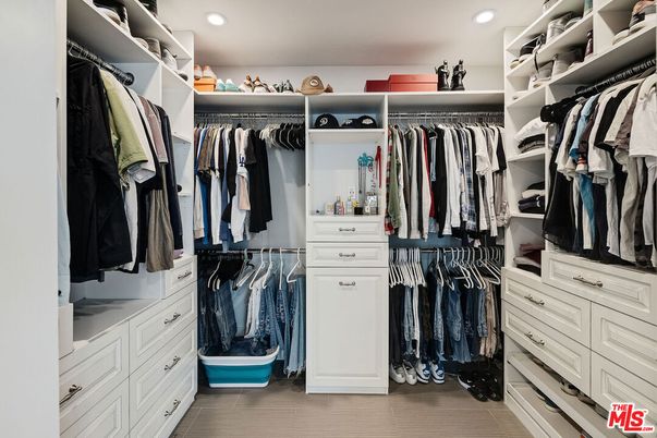 Interior, Recessed Lighting, Walk-in Closets