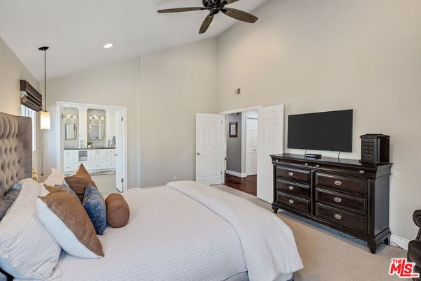 Bedroom, Interior, Pendant Lights, Recessed Lighting