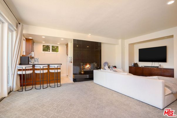 Fireplace, Interior, Living room, Recessed Lighting